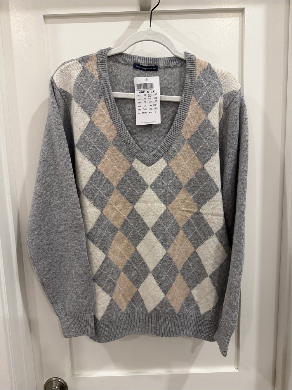 Brandy Melville V-Neck Argyle Sweater in Gray, Cream, and Tan